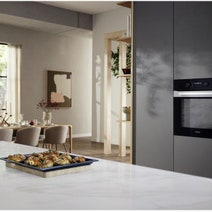 Miele 60cm Built-In Pyrolytic Oven Stainless Steel H2861BPCLST hero image