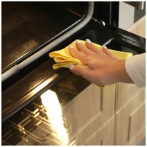 Linarie 60cm Pyrolytic Electric Built-in Oven LABO71MPX hero image