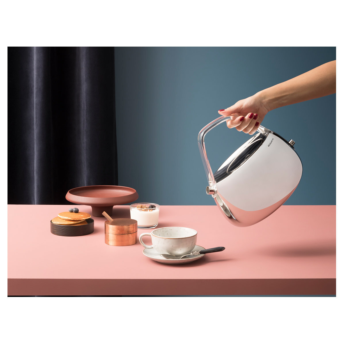Bugatti 1.2L Jacqueline Kettle with Transparent Handle Chrome 02-JQCR1T hero image
