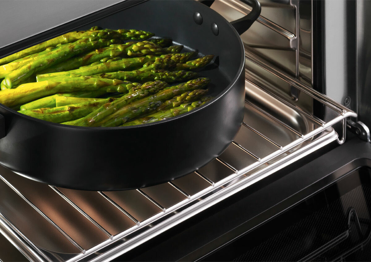 Fisher & Paykel Series 9 60cm Minimal Compact Combi-Microwave Oven OM60NDBB1 hero image