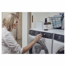 Electrolux 8kg Ultimate Care Heat Pump Dryer EDH803BEWN hero image