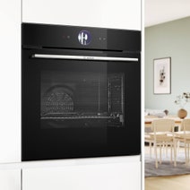 Bosch Series 8 Black MultiFunction Oven With Steam HRG776MB1A hero image