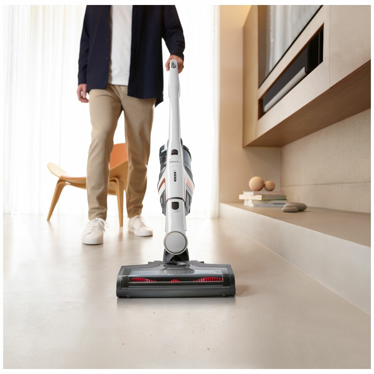 Miele Triflex HX2 Bagless Stick Vacuum 11827130 hero image