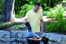 Weber K1346324 57cm Original Kettle Charcoal Fuel BBQ with Lid Thermometer hero image