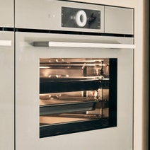 V-ZUG CombiSteamer V6000 45M PowerSteam Oven Pearl Glass 2304100021 hero image