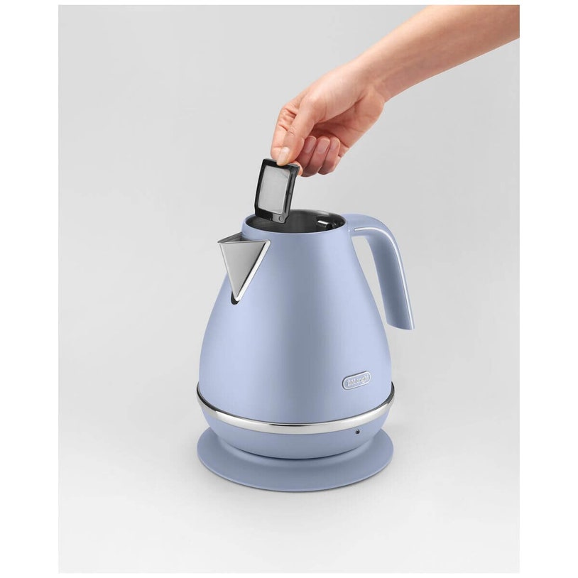 The DeLonghi Icona Capitals 1.7L Kettle Amsterdam Blue KBOC2001LA