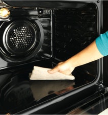 Chef CVEP614SA 60cm Electric Built-In Pyrolytic Oven hero image
