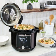 Instant Pot Pro Multi-Cooker 5.7Ltr-Black 112-0127-01-AU hero image