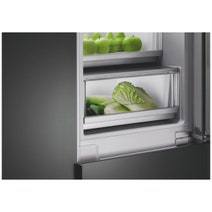 Fisher & Paykel Series 7 60cm 269L Integrated Bottom Mount Refrigerator RB6018BRV hero image