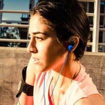 JBL Reflect Aware Noise Cancelling In Ear Sports Earphones Teal JBLAWARETELI hero image