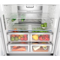 Electrolux 562L UltimateTaste 700 French Door Refrigerator Black EQE5607BA hero image