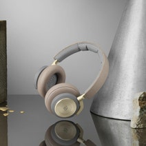 B&O BeoPlay H9 3rd Gen Wireless Bluetooth Noise Cancelling Headphones Argilla Bright 245324 hero image