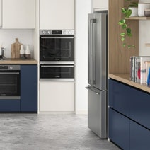 Westinghouse 491L French Door Frost Free Fridge with Ice and Water Dispenser WHE5264SC hero image
