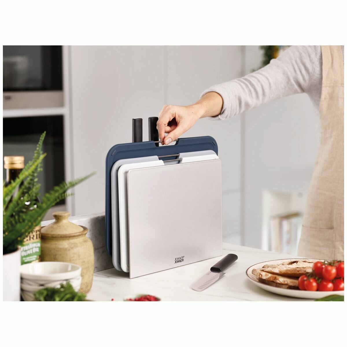 Joseph Joseph Nest Knife and Chopping Board Set 60194 hero image