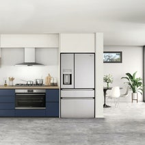 Westinghouse 609L French Door Fridge Stainless Steel WHE6170SB hero image