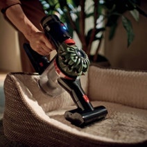 Dyson V8 Cyclone Cordless Vacuum Cleaner 626406-01 hero image