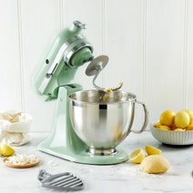 KitchenAid KSM195 Artisan Stand Mixer Pistachio 5KSM195PSAPT hero image