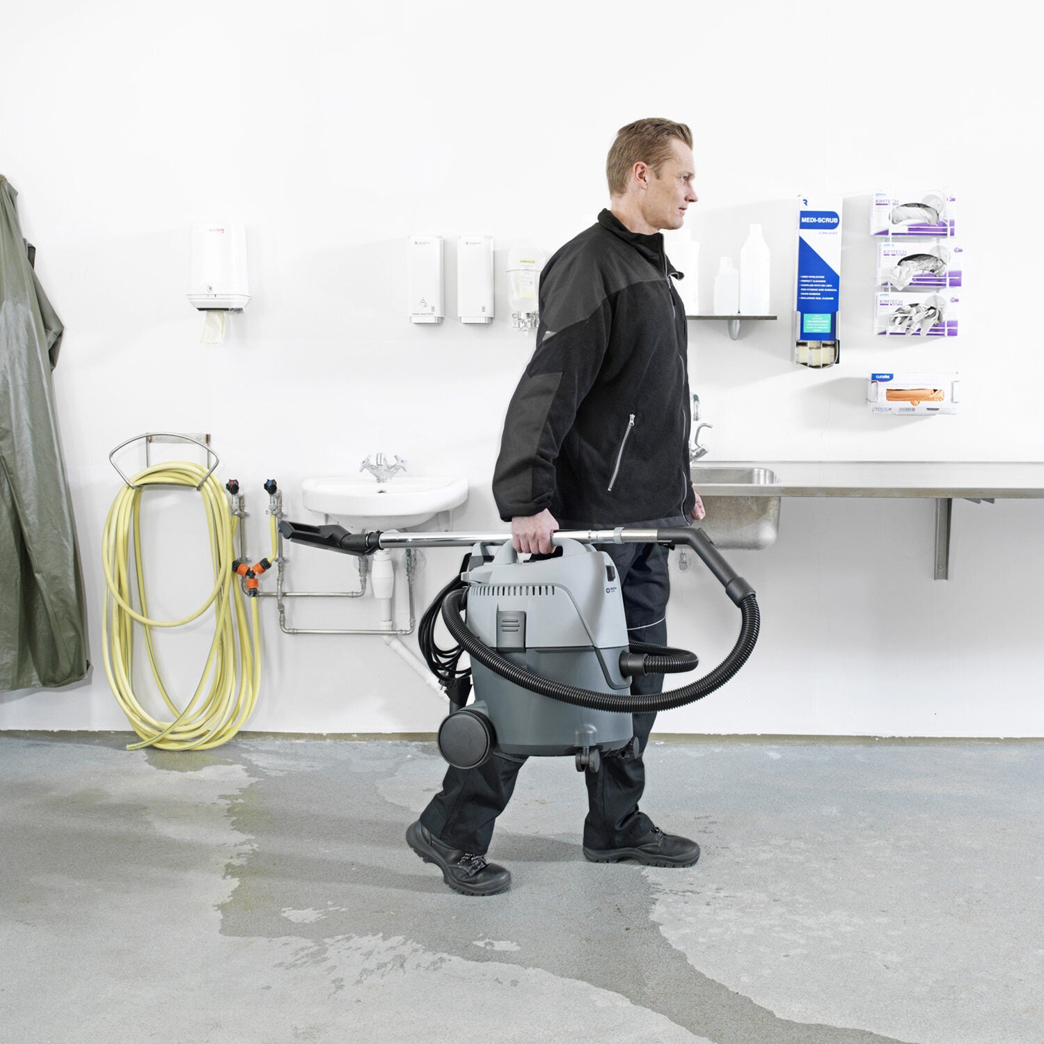 Nilfisk VL200 20L Wet and Dry Vacuum 107406660PA | Appliances Online