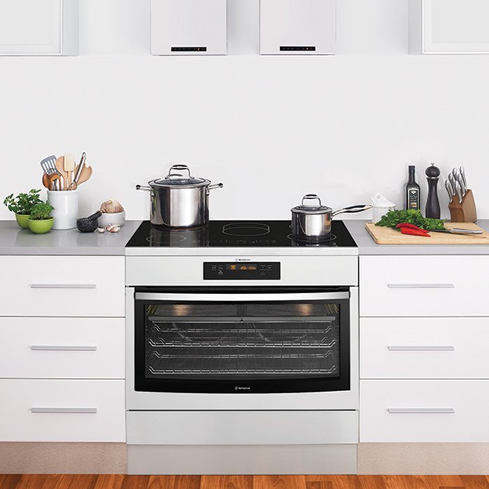 westinghouse 900mm freestanding electric oven
